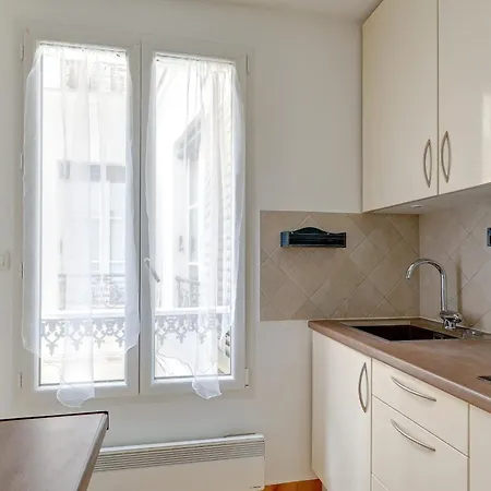 Bnbnova - 1br Eiffel Tower & Rue Cler *